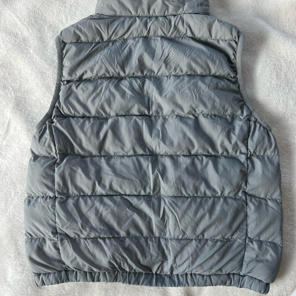 Uniqlo kids vest 7-8y